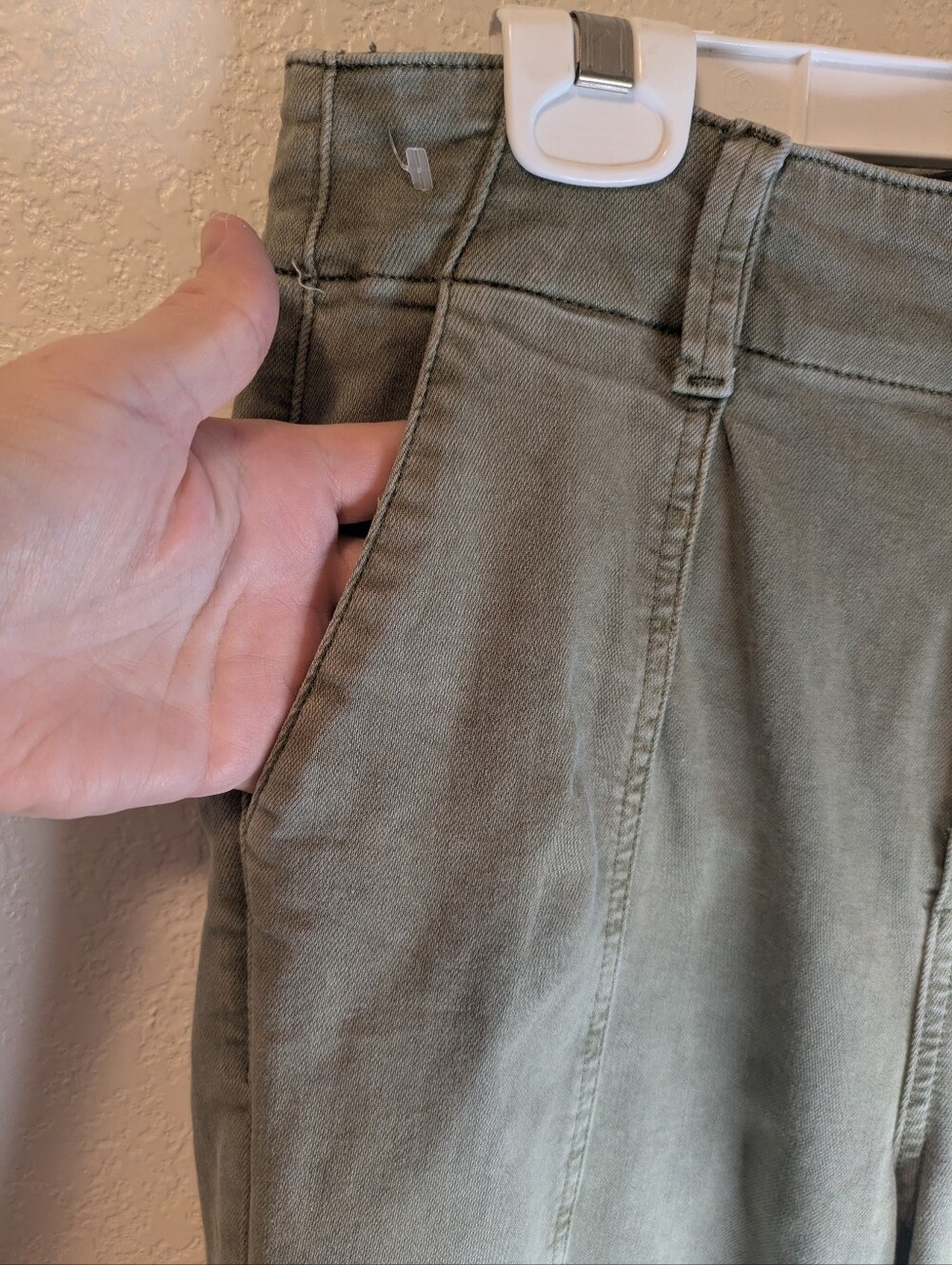 Paige Brooklyn High-Waist Cropped Wide Leg Utility Pants in Vintage Ivy Green - Picture 9 of 13